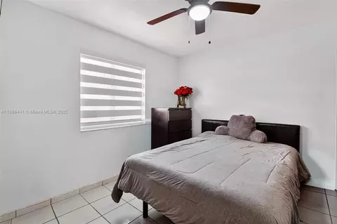 Bedroom - 7645 W 34 Ln, Hialeah, FL 33018 photo 2 of 4