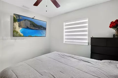 Bedroom - 7645 W 34 Ln, Hialeah, FL 33018 photo 3 of 4