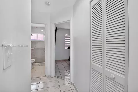 Entry Way - 7645 W 34 Ln, Hialeah, FL 33018 photo 4 of 4