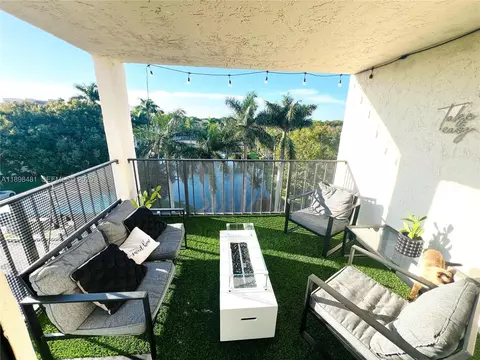6190 Woodlands Blvd #517, Tamarac, FL 33319
