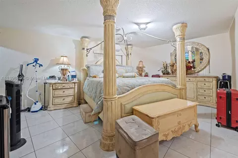 100 E 37th St, Hialeah, FL 33013 photo 15