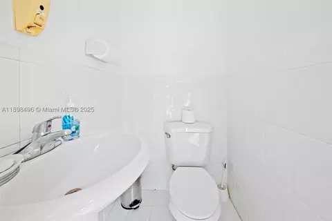 100 E 37th St, Hialeah, FL 33013 photo 9
