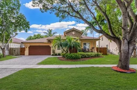 22032 SW 95th Pl, Cutler Bay, FL 33190
