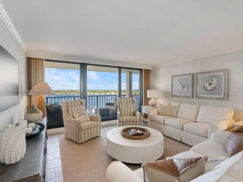136 Lakeshore Dr #PH-13, North Palm Beach, FL 33408