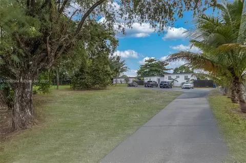 2020 NW 107th St, Miami, FL 33167