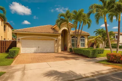 11141 NW 77th Ter, Doral, FL 33178