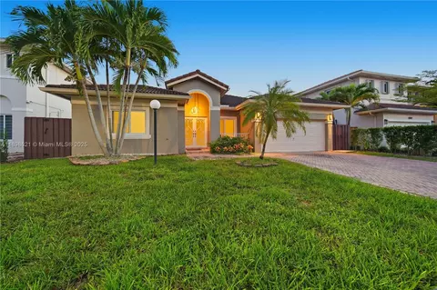 13048 SW 136th Ter, Miami, FL 33186