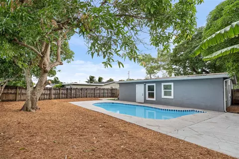 7705 Kimberly Blvd, North Lauderdale, FL 33068