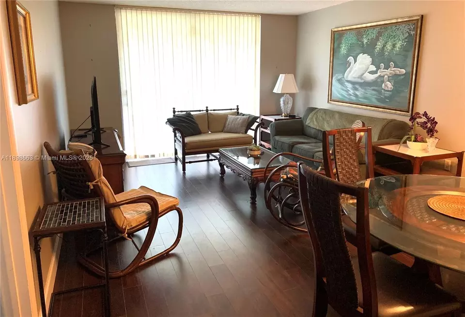 900 Colony Point Cir #305, Pembroke Pines, FL 33026 | MLS# A11898663 ...