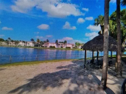 900 Colony Point Cir #305, Pembroke Pines, FL 33026