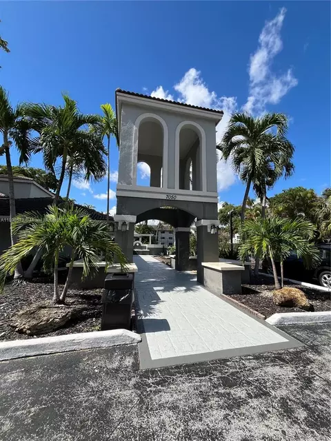 7090 NW 179th St #102, Hialeah, FL 33015