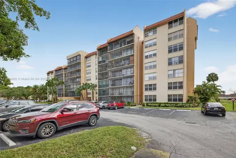 3821 Environ Blvd #411, Lauderhill, FL 33319