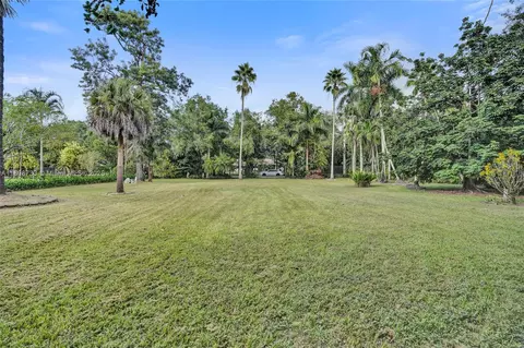 14270 SW 20th St, Davie, FL 33325