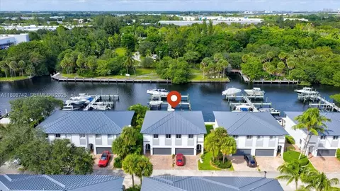 2726 Treasure Cove Cir, Fort Lauderdale, FL 33312
