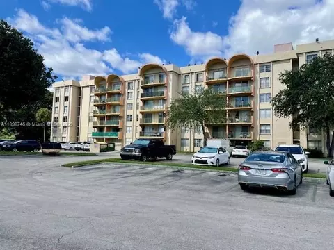 9350 Fontainebleau Blvd #408, Miami, FL 33172