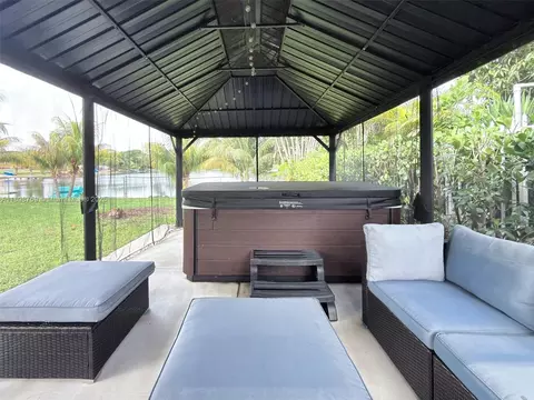 6340 W 14th Ave, Hialeah, FL 33012 photo 20
