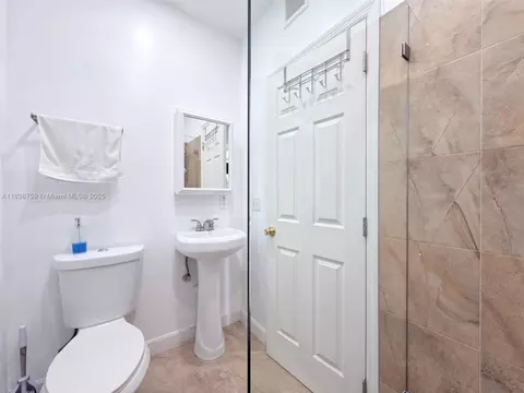 6340 W 14th Ave, Hialeah, FL 33012 photo 11