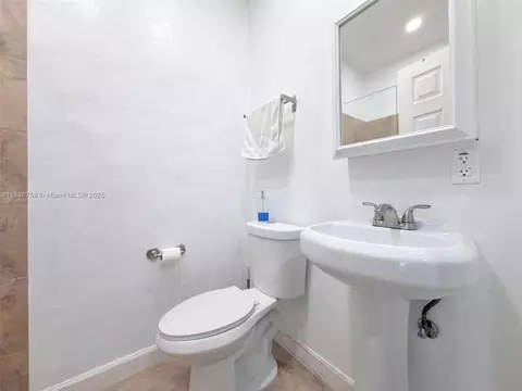 6340 W 14th Ave, Hialeah, FL 33012 photo 10