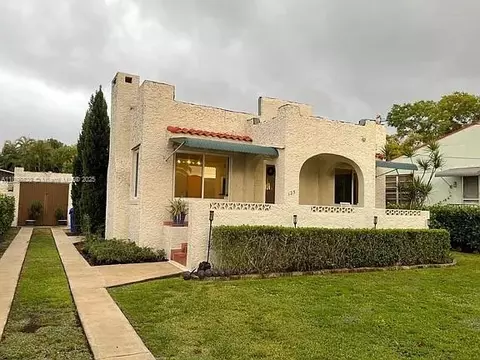125 SW 32nd Ct Rd, Miami, FL 33135