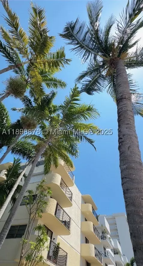 1673 Bay Rd #405, Miami Beach, FL 33139