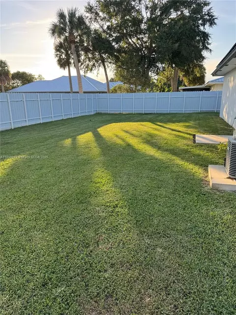 Exterior - 5218 SE 43 St, Okeechobee, FL 34974 photo 4 of 7