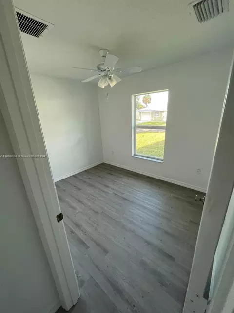 Bedroom - 5218 SE 43 St, Okeechobee, FL 34974 photo 2 of 2