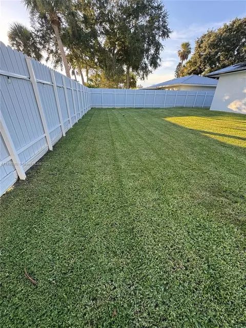 Exterior - 5218 SE 43 St, Okeechobee, FL 34974 photo 5 of 7