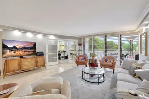 1000 Island Blvd #302, Aventura, FL 33160