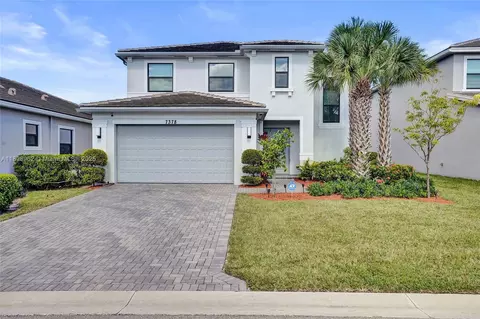 7378 Stella Ln, Lake Worth, FL 33463