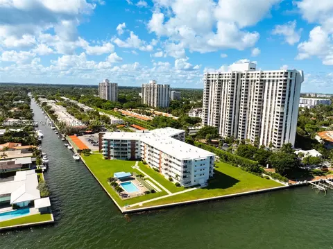 1700 NE 105th St #312, Miami Shores, FL 33138