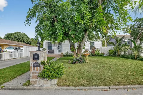 1606 N D St, Lake Worth, FL 33460