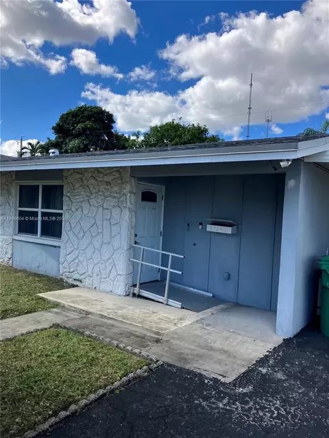 20610 NE 15th Ct, Miami, FL 33179