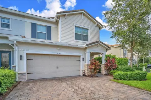 1436 Silk Oak Dr, Hollywood, FL 33021