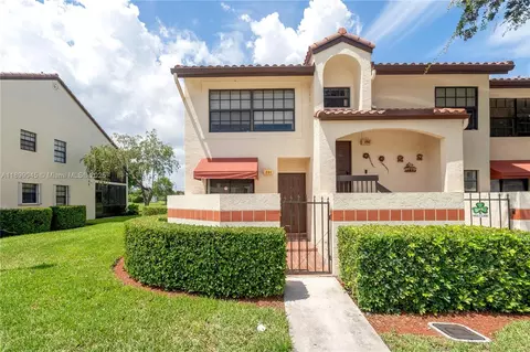 201 Freedom Ct #201, Deerfield Beach, FL 33442