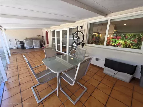 Exterior - 6923 Holly Rd, Miami Lakes, FL 33014 photo 4 of 10