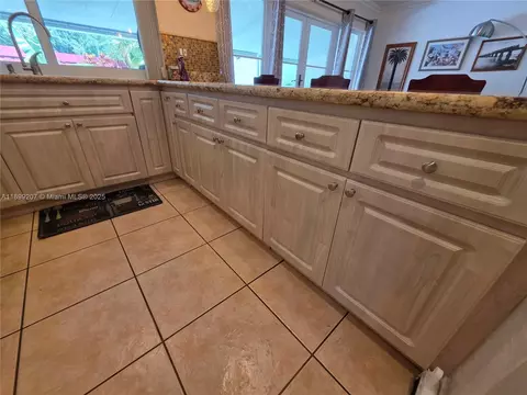 Kitchen - 6923 Holly Rd, Miami Lakes, FL 33014 photo 3 of 4