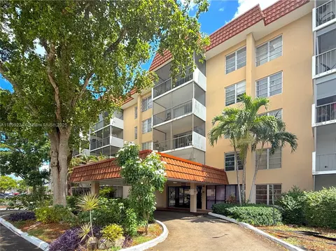 4160 Inverrary Dr #212, Lauderhill, FL 33319