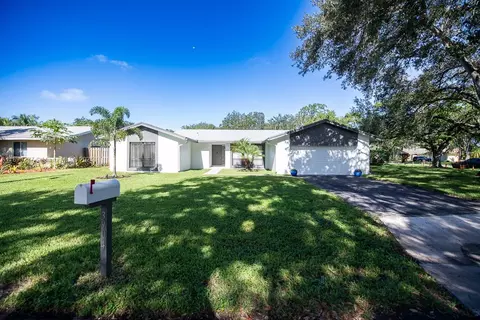 3904 W Sailboat Dr, Hollywood, FL 33026