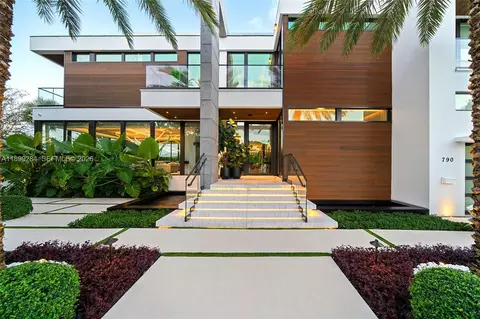 790 Lake Rd, Miami, FL 33137