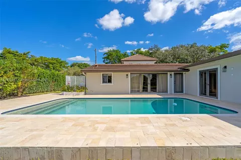 Exterior - 14940 Egan Ln, Miami Lakes, FL 33014 photo 7 of 10