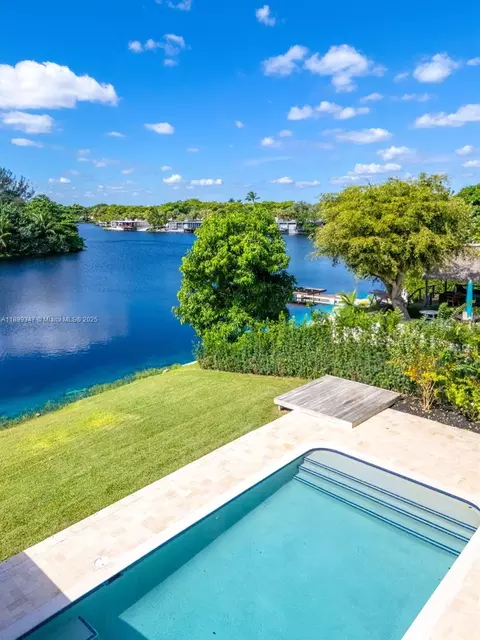 Exterior - 14940 Egan Ln, Miami Lakes, FL 33014 photo 10 of 10