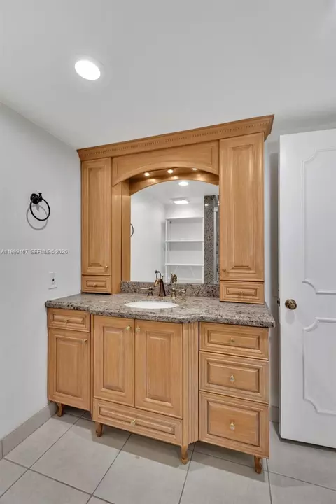 Bath - 21686 Arriba Real #40-A, Boca Raton, FL 33433 photo 2 of 6