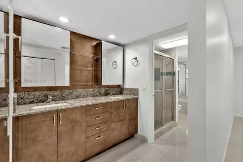 Bath - 21686 Arriba Real #40-A, Boca Raton, FL 33433 photo 3 of 6