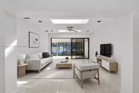 Living - 21686 Arriba Real #40-A, Boca Raton, FL 33433 photo 4 of 13