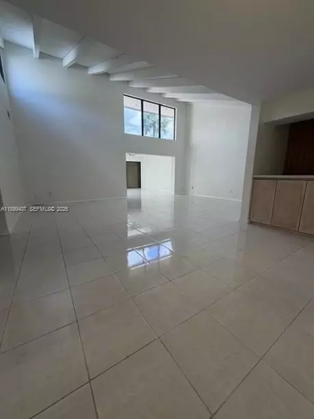 Living - 21686 Arriba Real #40-A, Boca Raton, FL 33433 photo 5 of 13