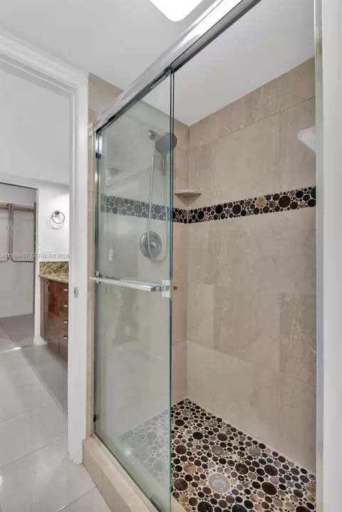 Bath - 21686 Arriba Real #40-A, Boca Raton, FL 33433 photo 6 of 6