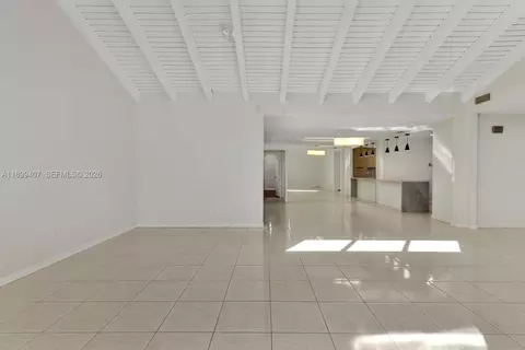 Living - 21686 Arriba Real #40-A, Boca Raton, FL 33433 photo 7 of 13