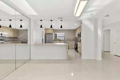Kitchen - 21686 Arriba Real #40-A, Boca Raton, FL 33433 photo 3 of 4