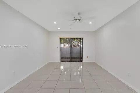 Living - 21686 Arriba Real #40-A, Boca Raton, FL 33433 photo 8 of 13