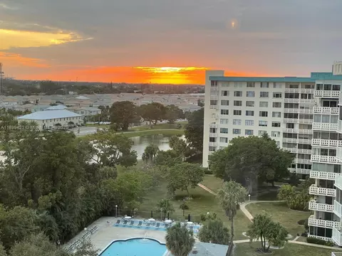 4200 Hillcrest Dr #1015, Hollywood, FL 33021